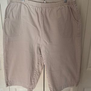 D&CO Women’s XLarge Off White Below the Knee Pants